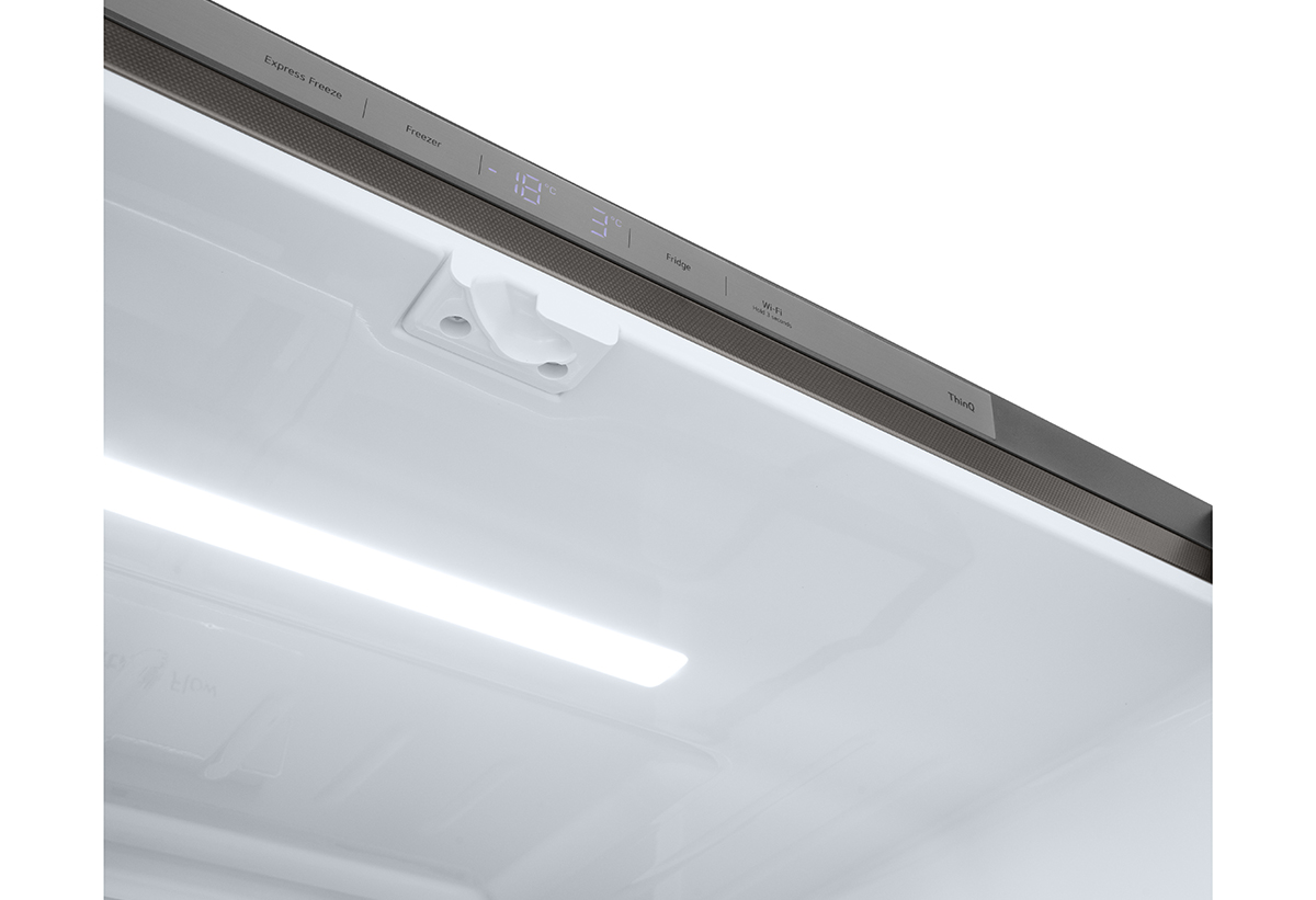 Δείχνει τον αεραγωγό εσωτερικά